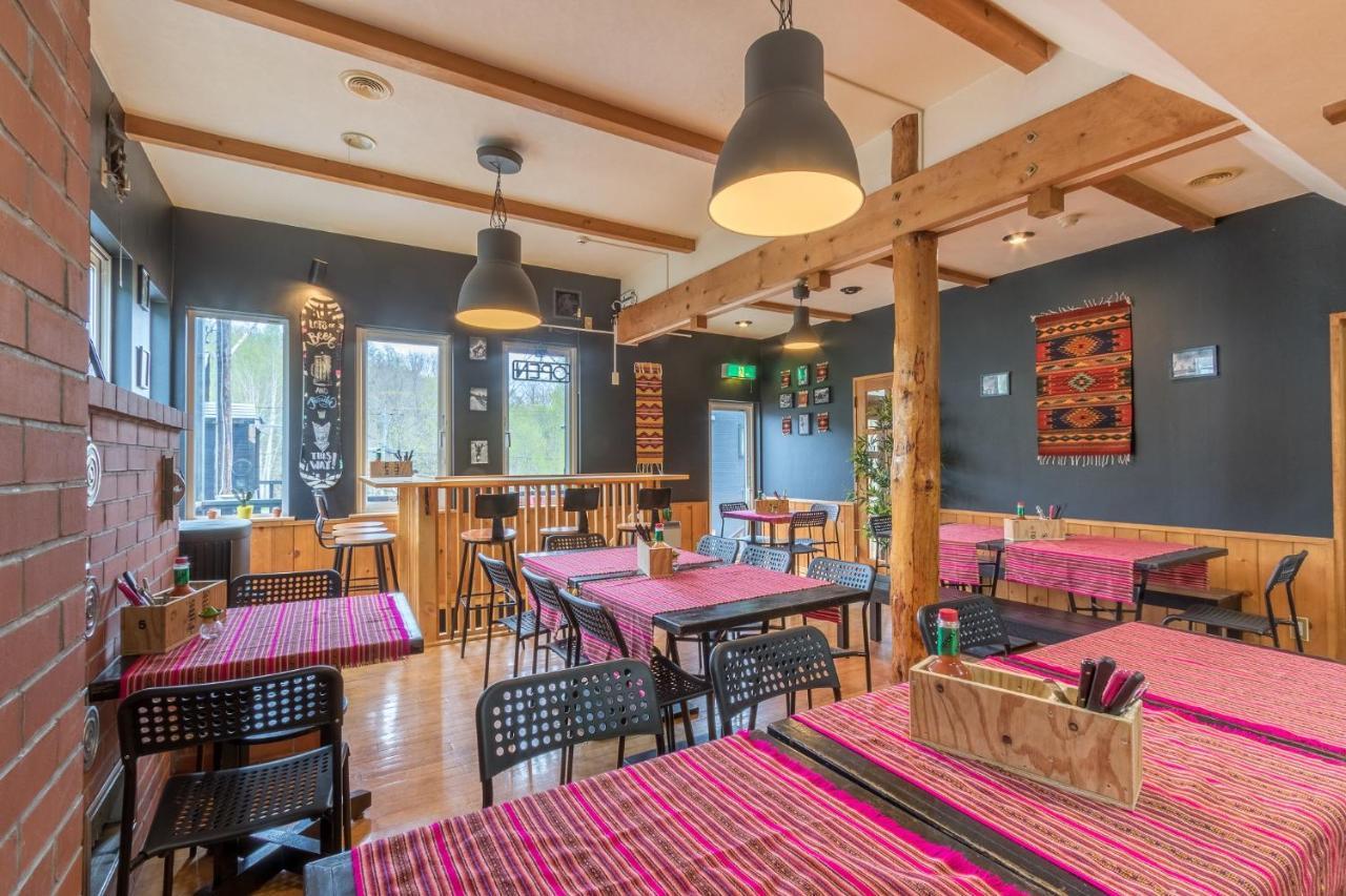 Freeride Backpackers Lodge نيسيكو المظهر الخارجي الصورة