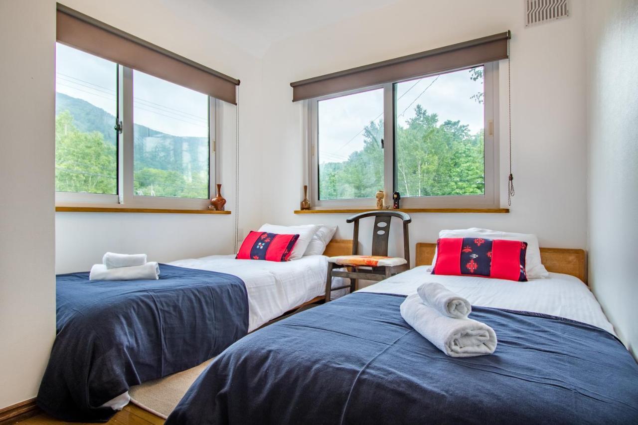 Freeride Backpackers Lodge نيسيكو المظهر الخارجي الصورة