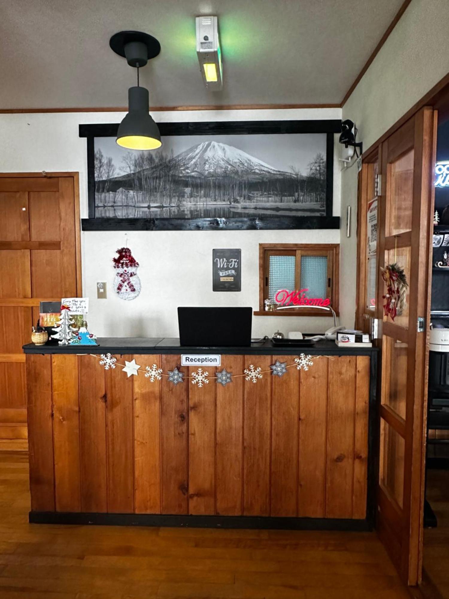 Freeride Backpackers Lodge نيسيكو المظهر الخارجي الصورة
