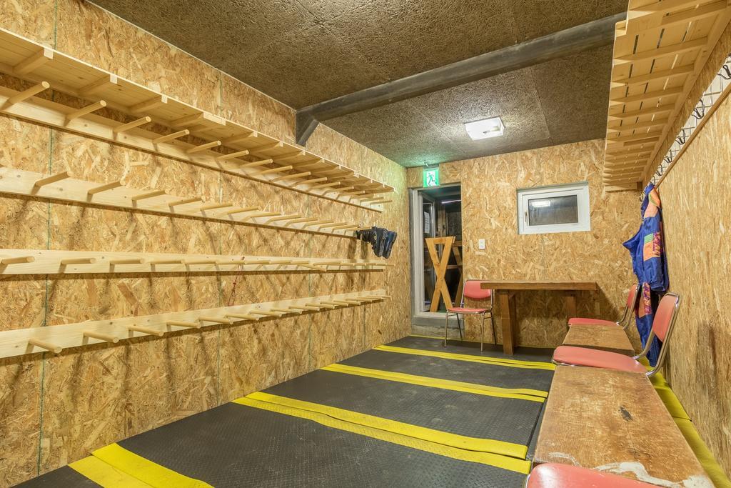 Freeride Backpackers Lodge نيسيكو المظهر الخارجي الصورة