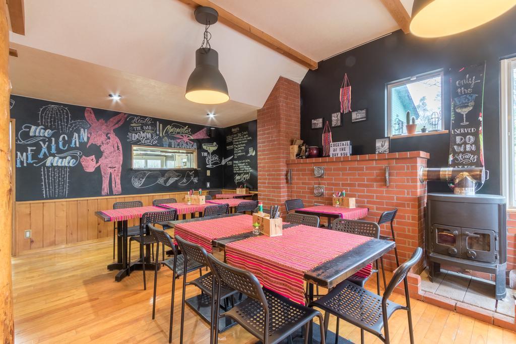 Freeride Backpackers Lodge نيسيكو المظهر الخارجي الصورة